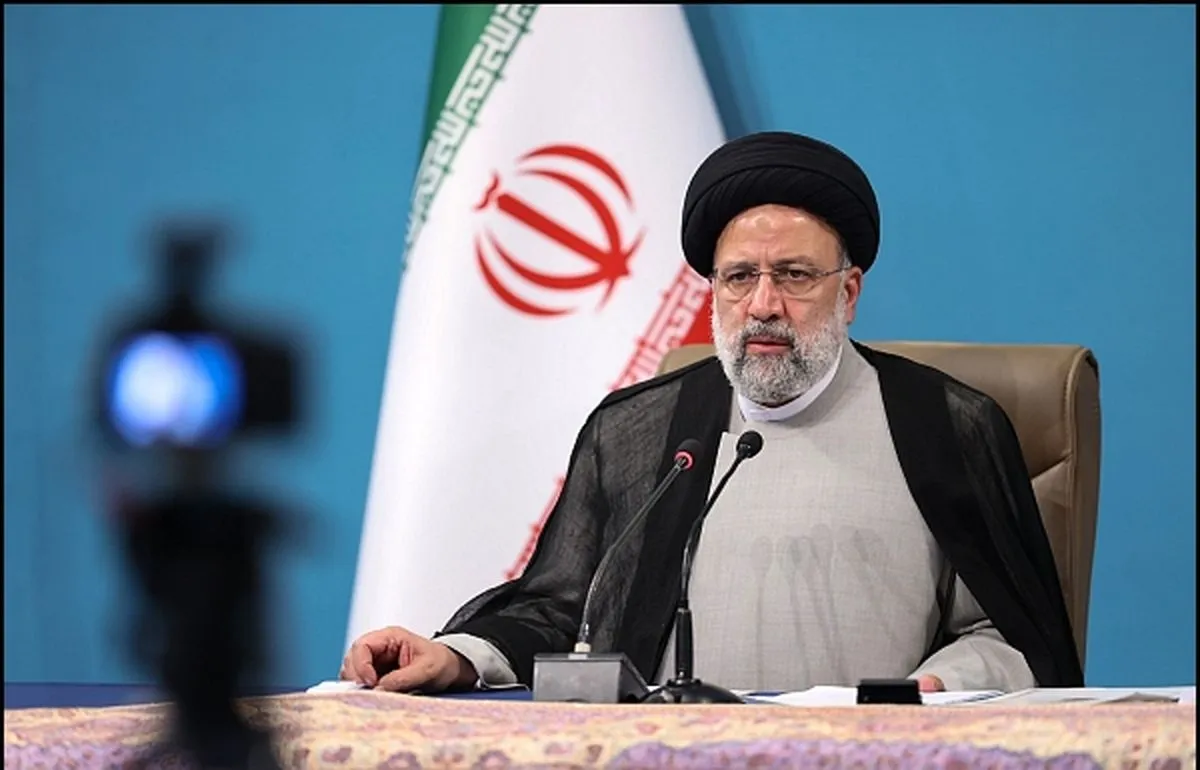 گرفتار شدن در حاشیه‌ای که مدیران را از خدمت بازدارد، خطای راهبردی است