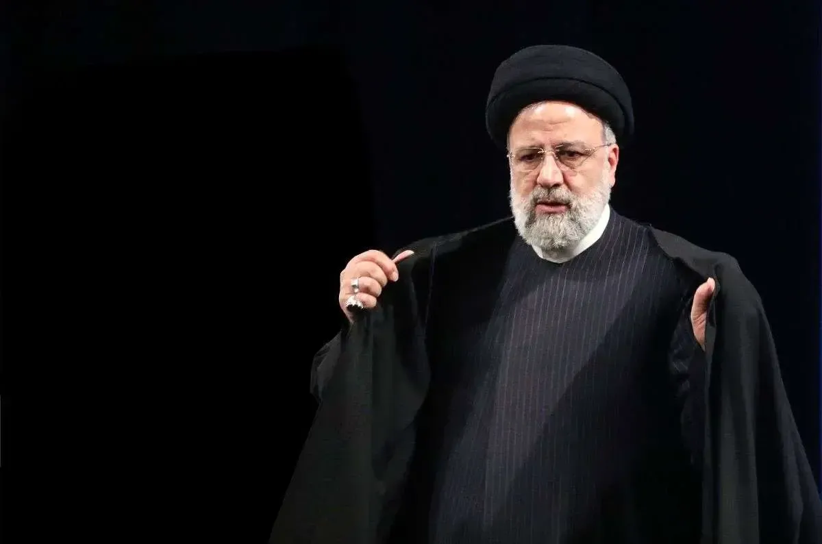 مجسمه شهید رئیسی دوباره در اردبیل نصب شد+ عکس