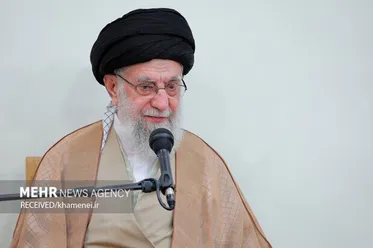 Leader praises Iranian aid workers, Red Crescent Society