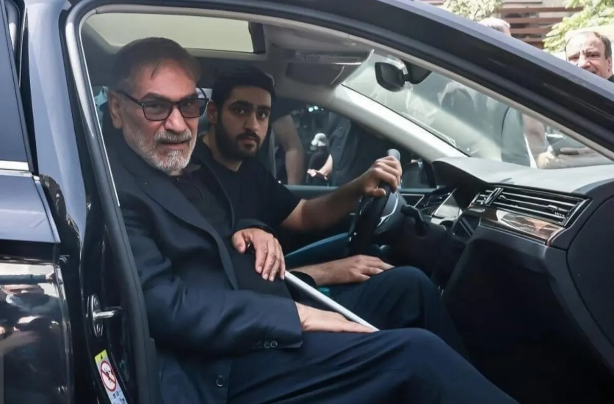 آقای شمخانی! بفرمایید شغل فرزندان شما چیست و از چه راهی امرار معاش می‌کنند؟