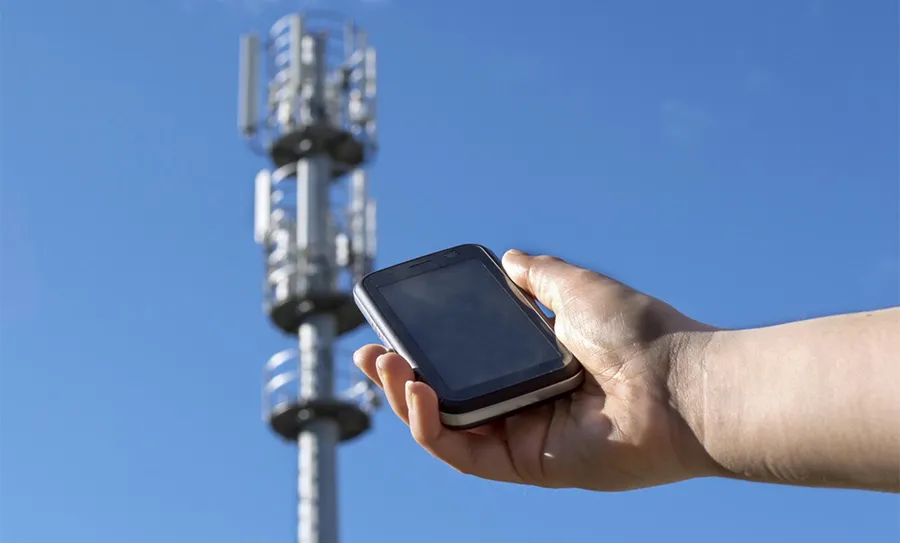 Official Claims 'Good' Mobile Signal Across Iran