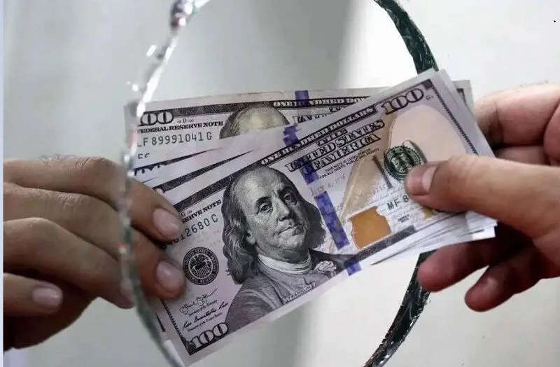 یکسان سازی نرخ ارز، ماموریت مهم پیش روی کابینه چهاردهم/ آیا پزشکیان به تحمل آثار کوتاه مدت حذف کامل ارز رانتی تن می دهد؟