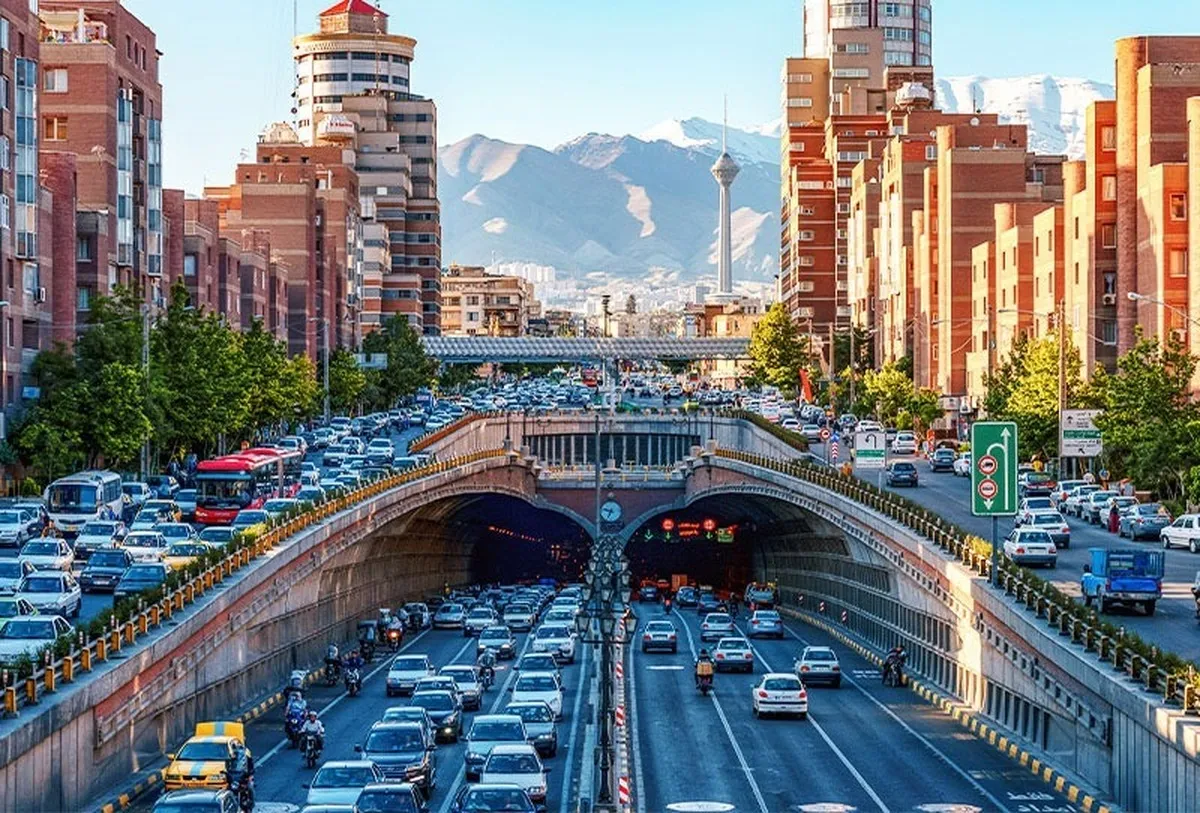 بنرهای نظامی در تهران توجه برانگیز شد+ عکس