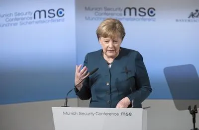 Merkel Pushes Back on Trump's Media Attacks, Calls for ‘Respect’
