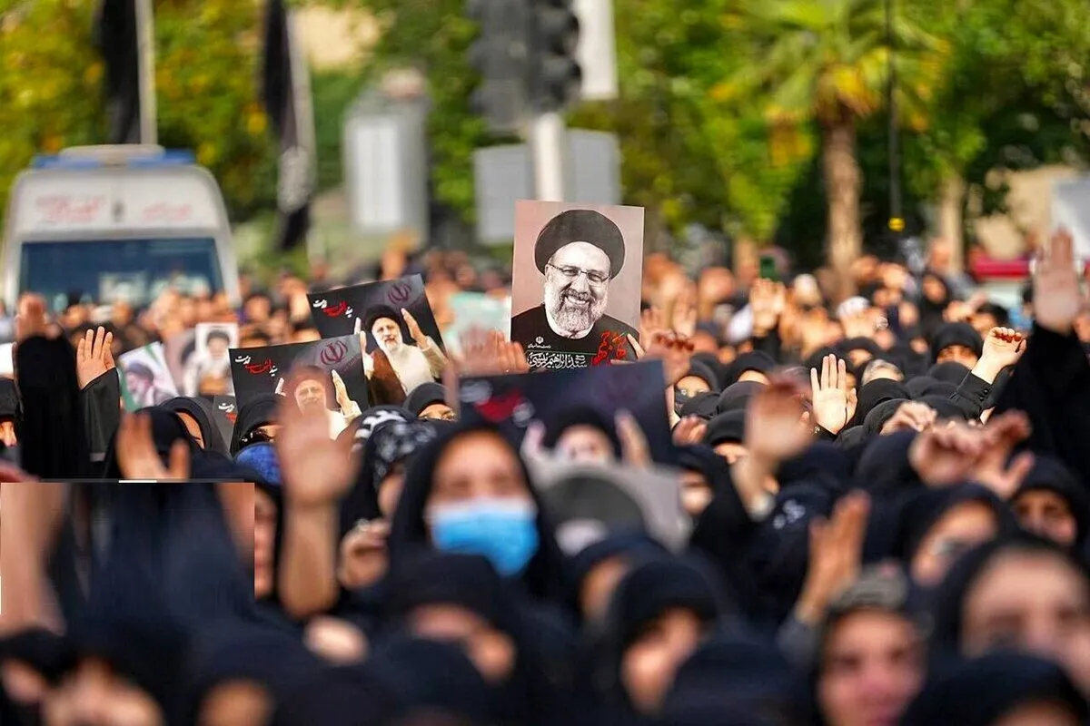 هواپیمای حامل پیکر رئیس‌جمهور شهید به مشهد رسید