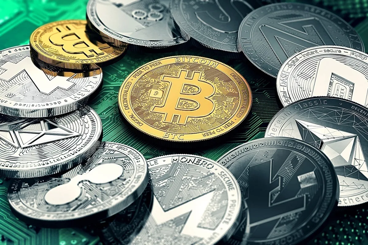 قیمت ارز‌های دیجیتال امروز دوشنبه ۱۹ آبان ۱۴۰۴/بایننس کوین کاهشی شد