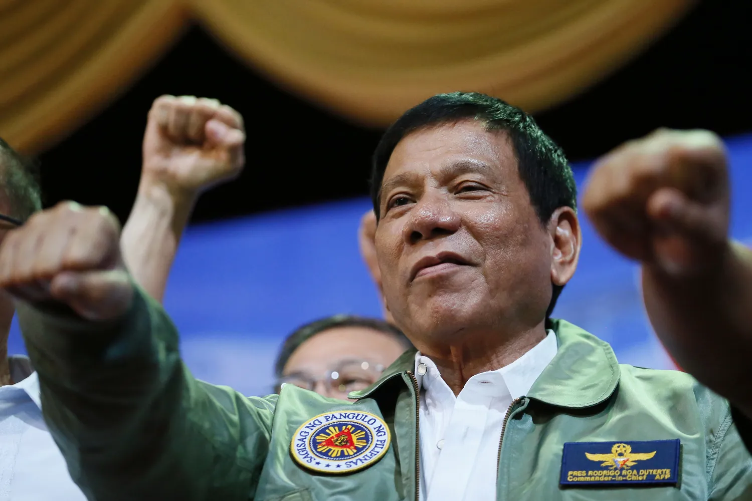 Philippines' Duterte says police can kill 'idiots' who resist arrest