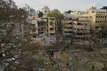 Iran launches new wave of attacks on Israel