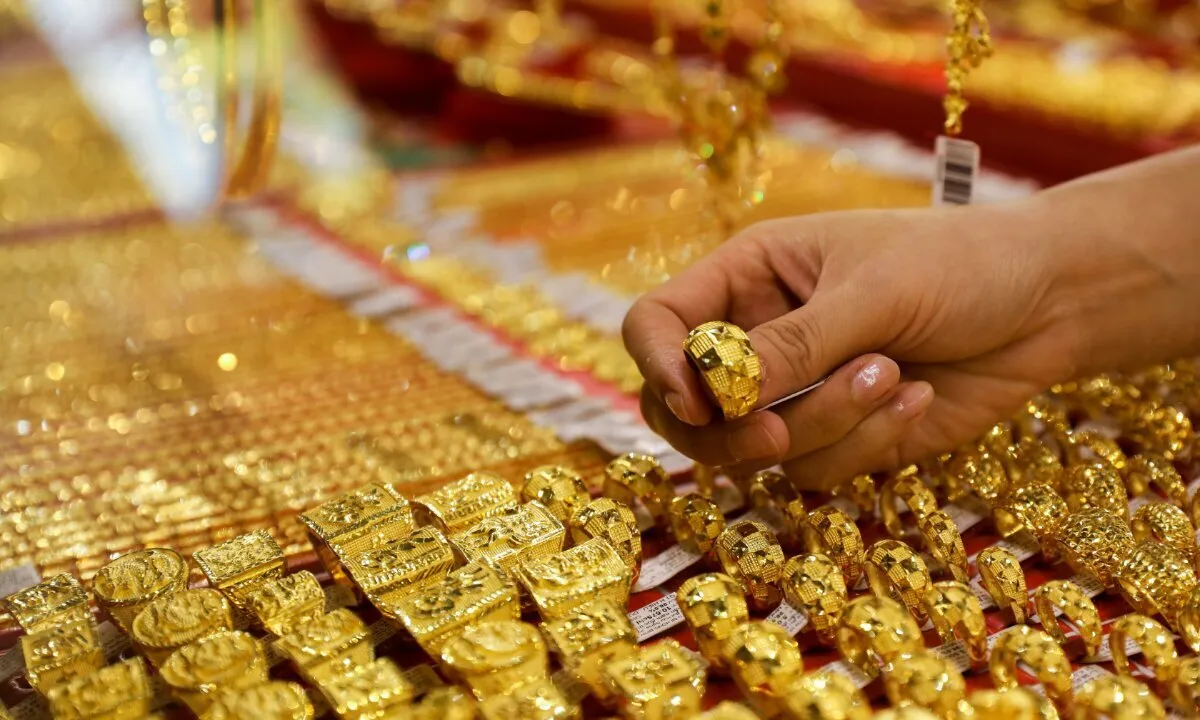 سقوط تاریخی قیمت طلا و سکه / قیمت طلا ۱ میلیون و ۹۰۰ هزارتومان ارزان شد + جدول تغییرات