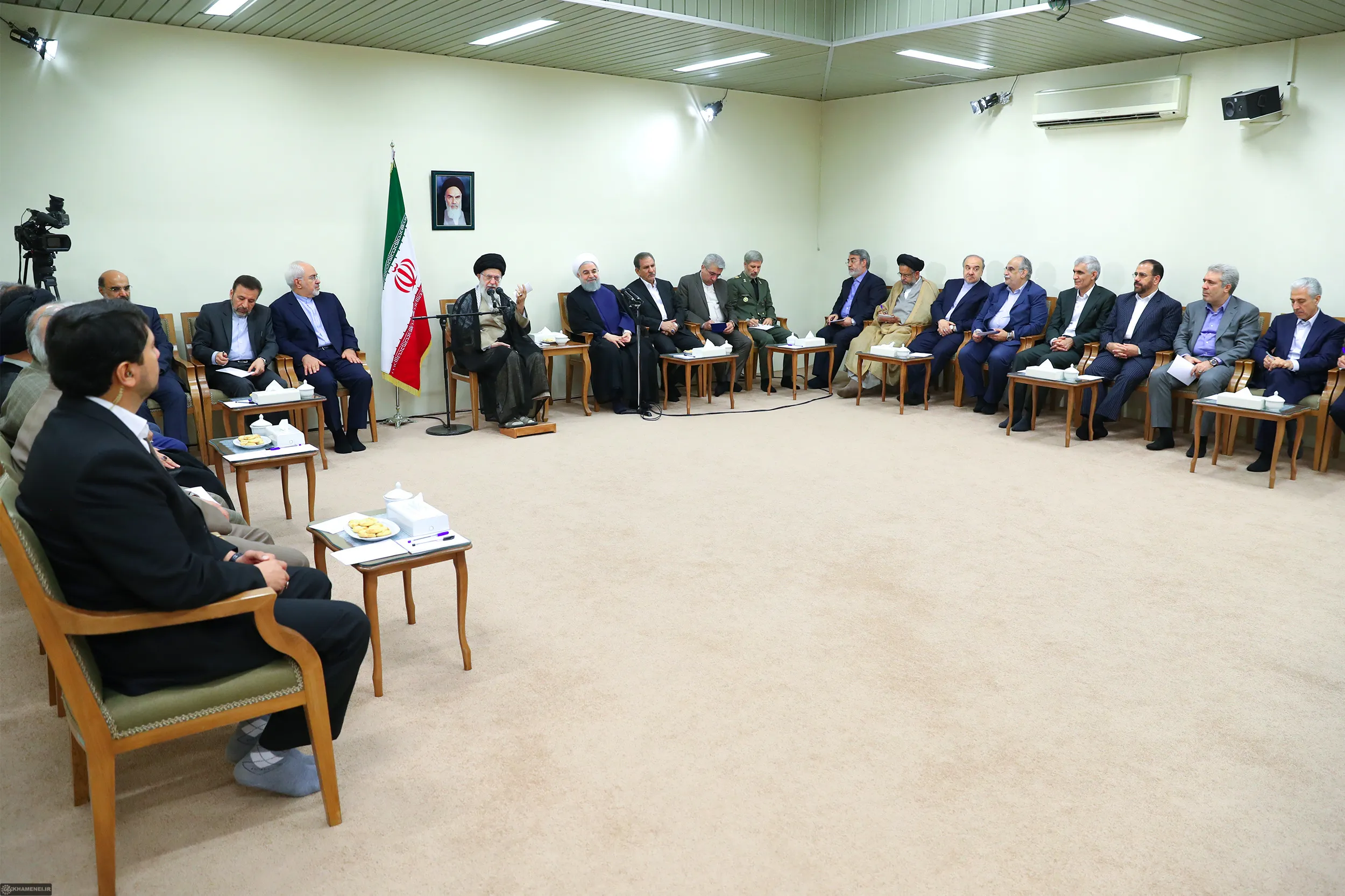 Leader Calls for Measures to Curb Rising Liquidity