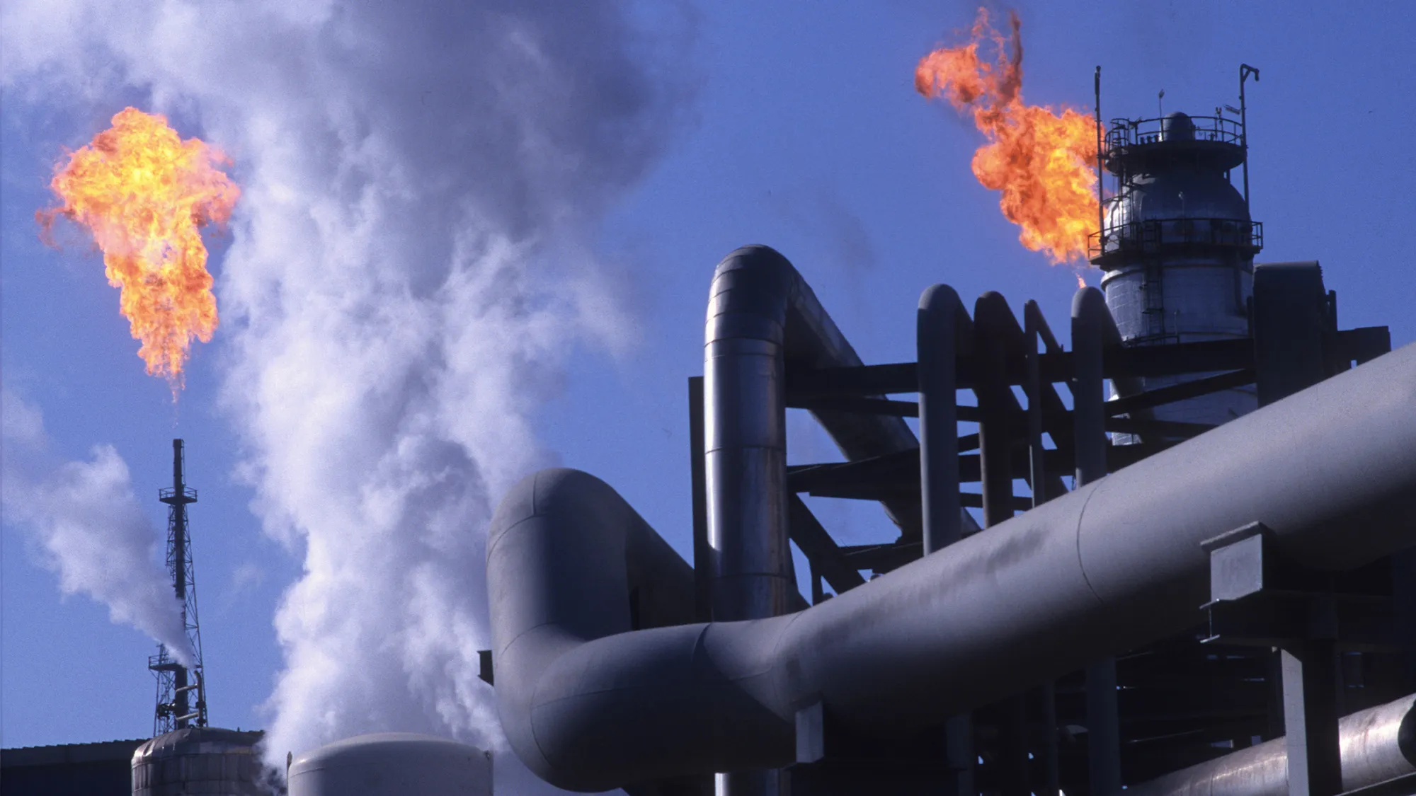 Iran’s Oil-Market Share Grab Seen Dimming Hopes for Freeze Talks