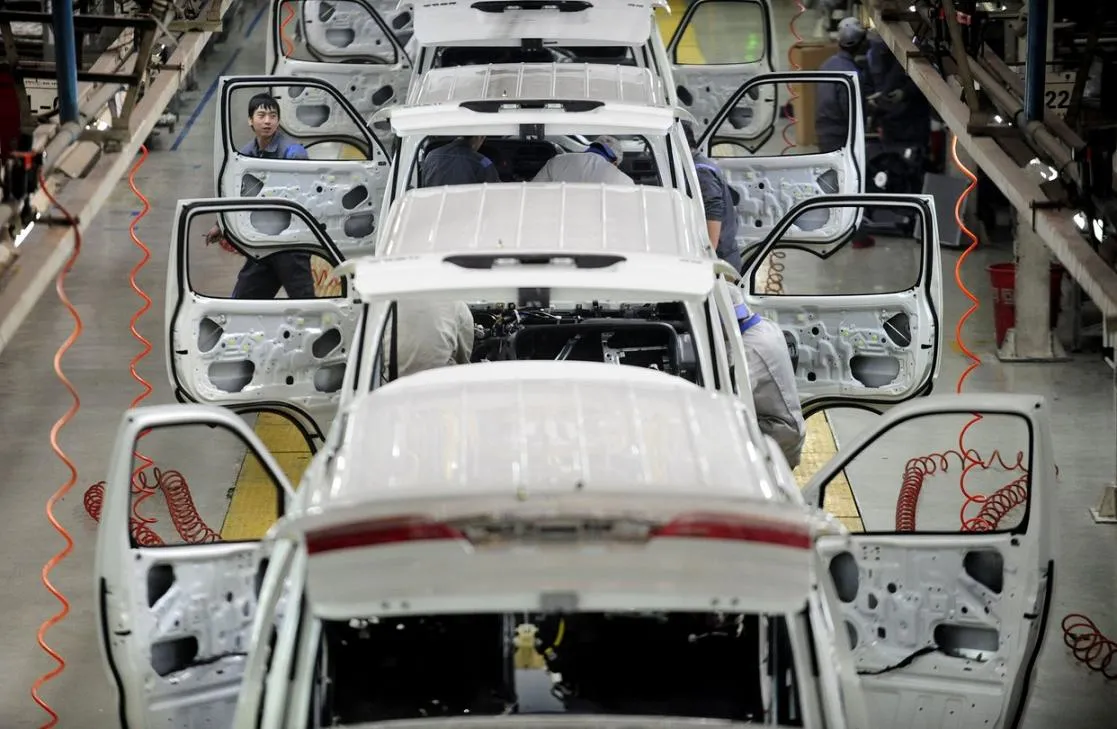 Foreign Carmakers Get in Line for Iran