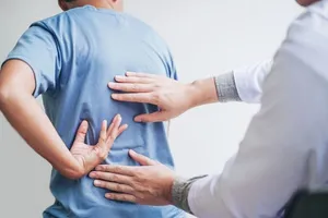 این عادت بی‌صدا بدن را فرسوده می‌کند / قوز کردن فقط ظاهر را تغییر نمی‌دهد