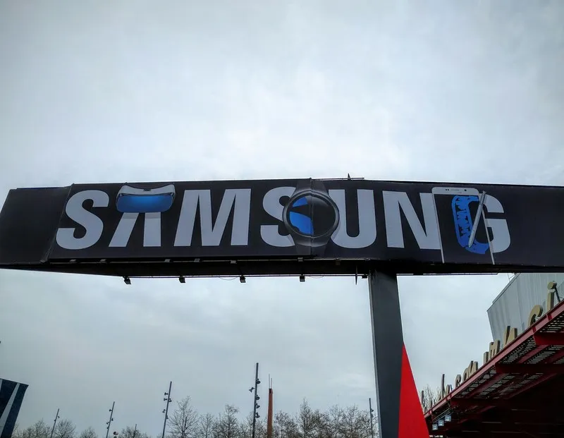 Samsung placing product images in Youku videos, targeting Chinese viewers