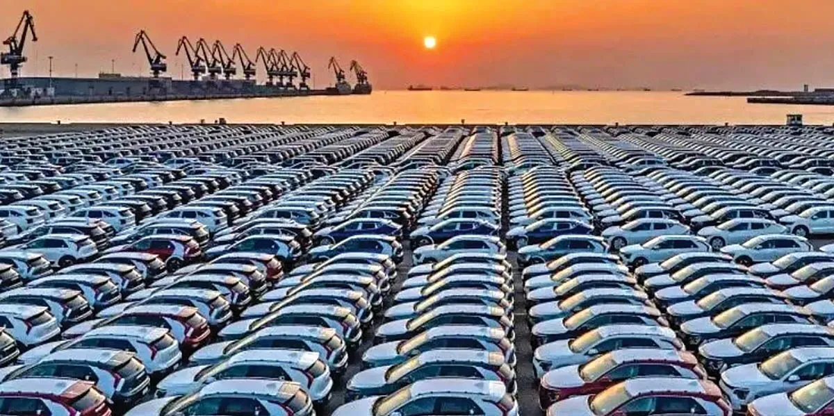 کاهش تعرفه واردات خودرو / روند واردات و ترخیص خودرو ادامه دارد