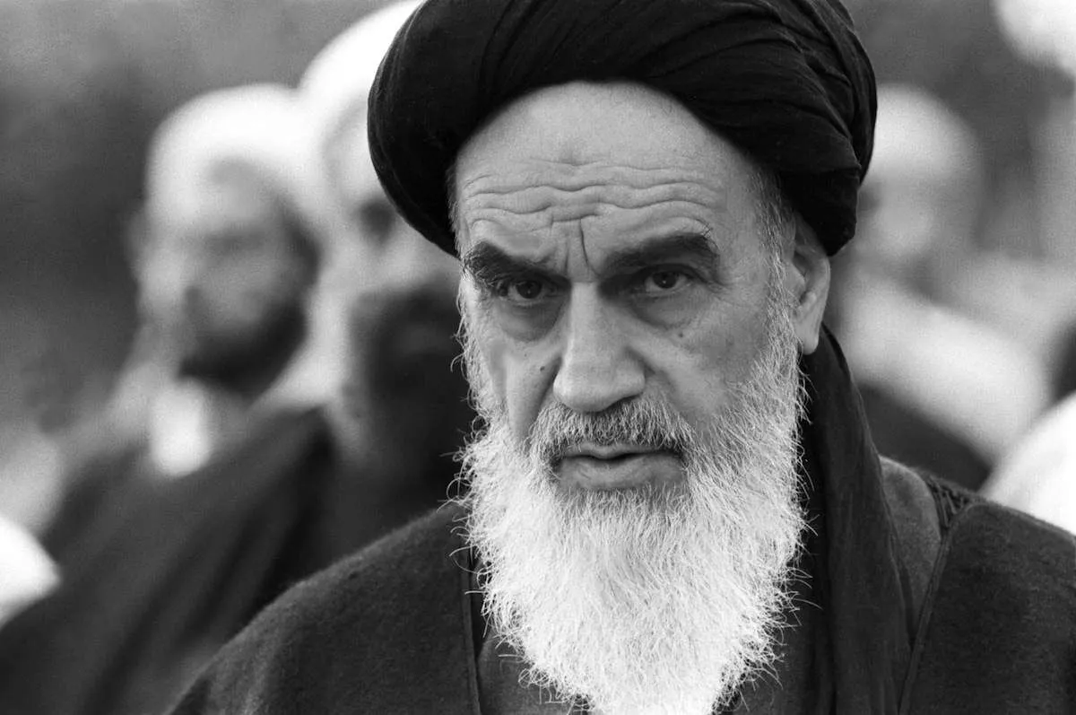 هشدار امام خمینی (ره) در مورد محتوای مجالس عزاداری در ماه محرم + فیلم