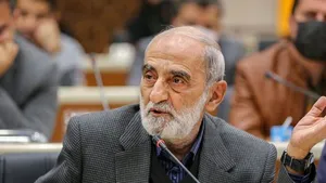 پیشنهاد جنجالی شریعتمداری به ارتش و سپاه / اینترنت جهانی را قطع کنید