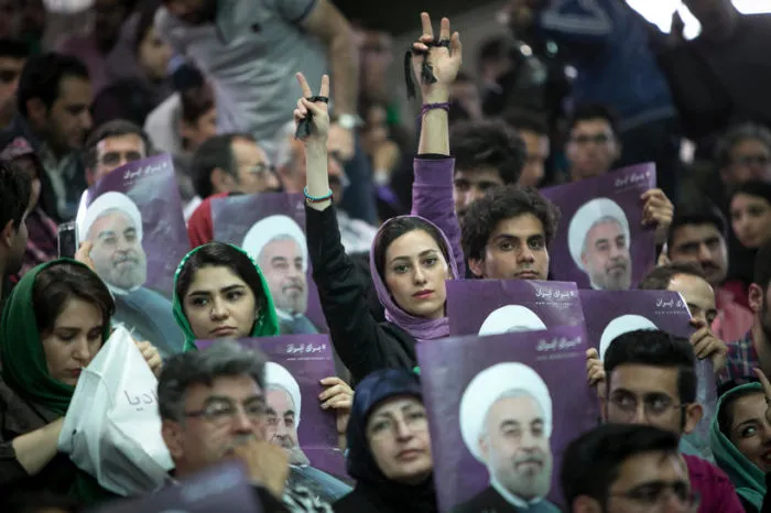 Iran Counts Votes as High Turnout Encourages Rouhani Supporters