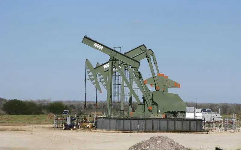 Oil steady near multi-month lows on OPEC output record, U.S. rig count