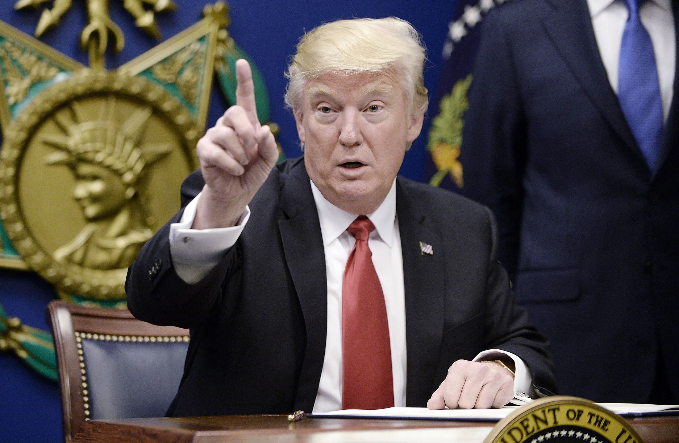 Trump’s Order on Refugee Limits Draws Iran Retaliation Threat