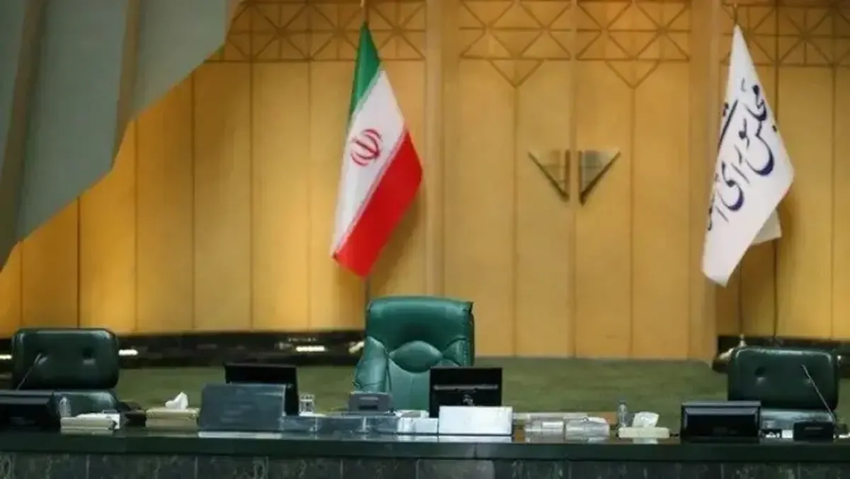 اقدام عجیب چند نماینده در روز انتخابات هیئت‌رئیسه مجلس