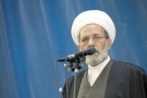 امام جمعه موقت مشهد: دلربایی و طنازی زنان می تواند تقوای اجتماعی را از بین ببرد