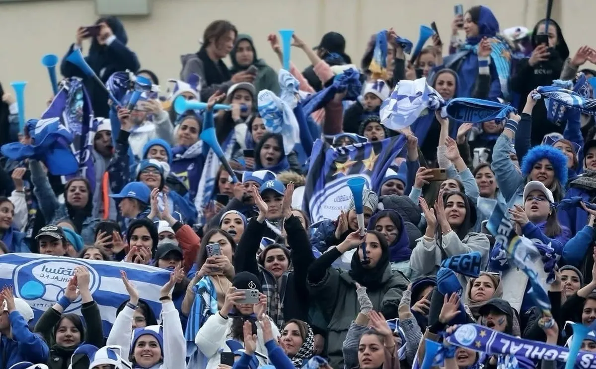 بلاتکلیفی سرمربی استقلال و نگرانی هواداران؛چه کسی بازیکن انتخاب می‌کند