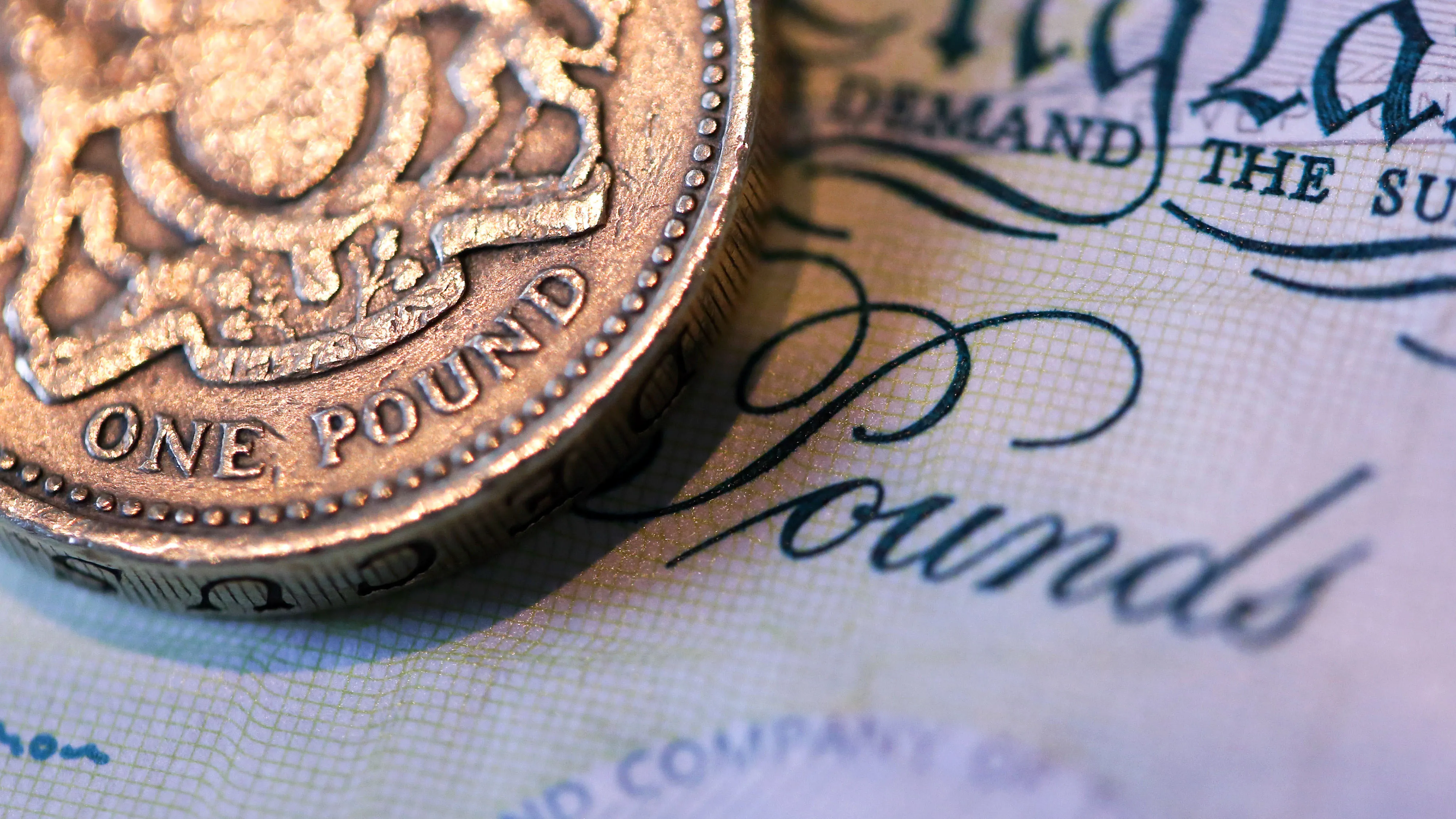 Rude Awakening in the U.K. Over Brexit Cost Sends Pound Down