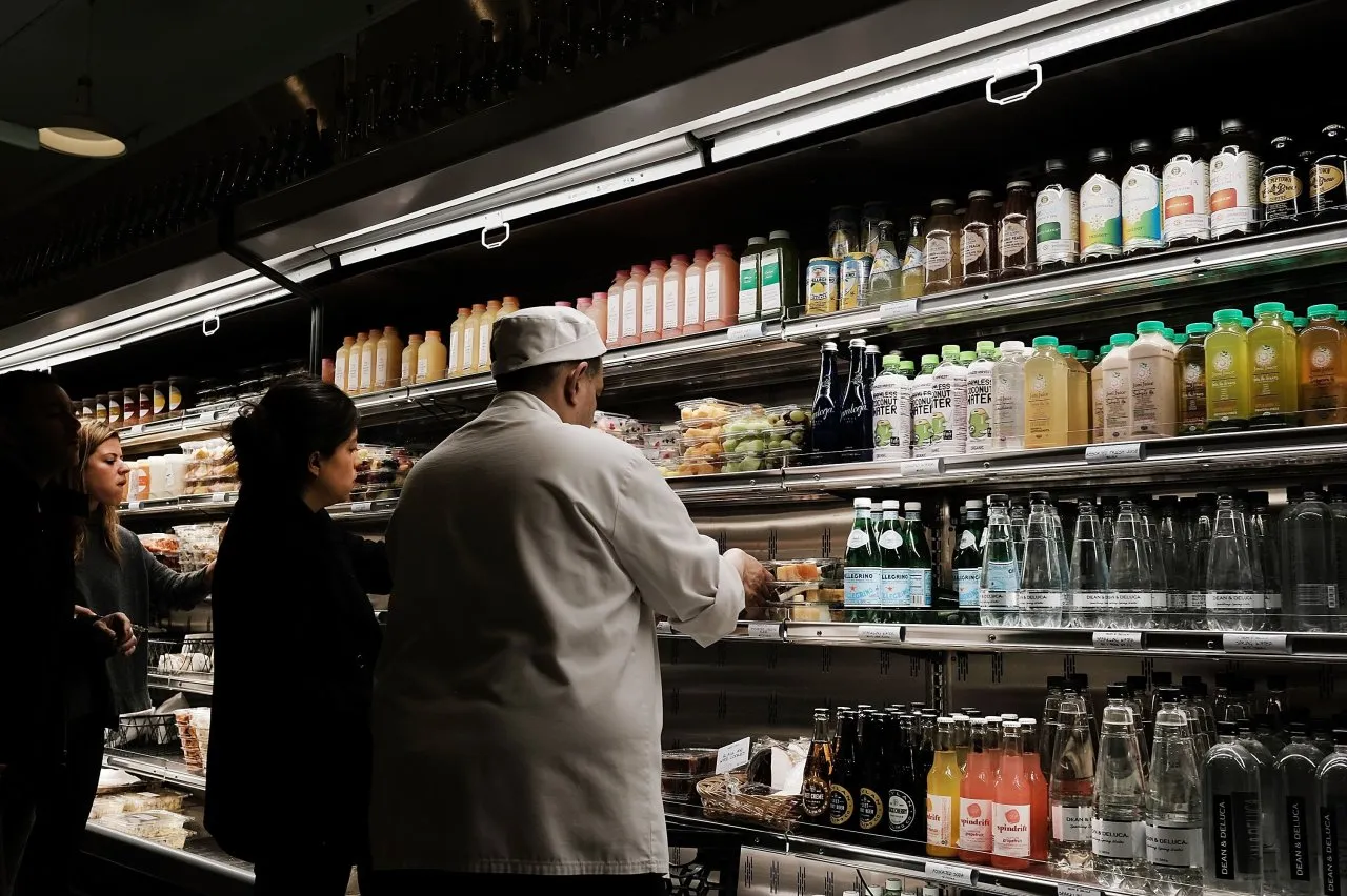 U.S. inflation tame despite economy gaining momentum