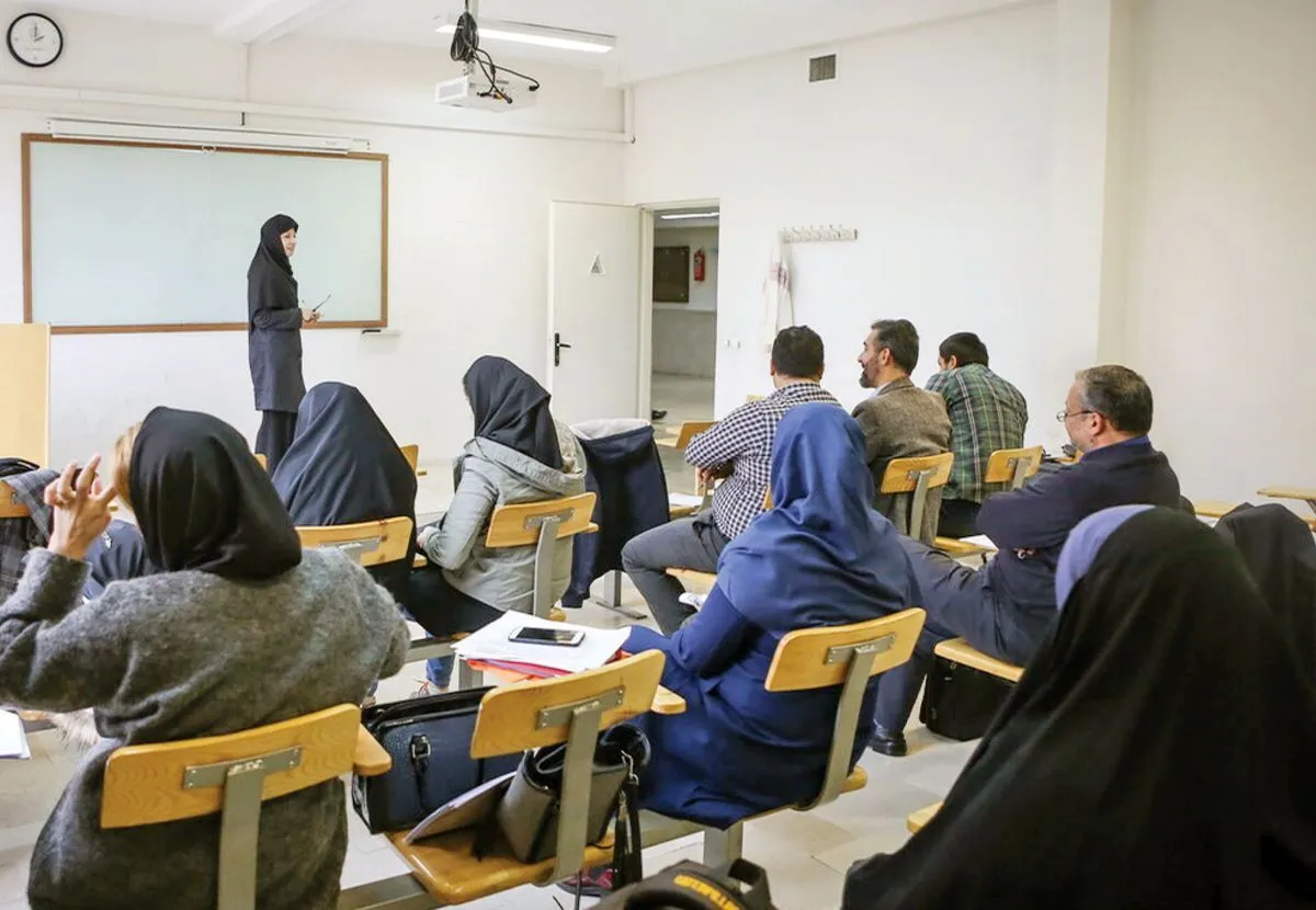 اینفوگرافیک/ کوچ اجباری دانشجویان به PDF
