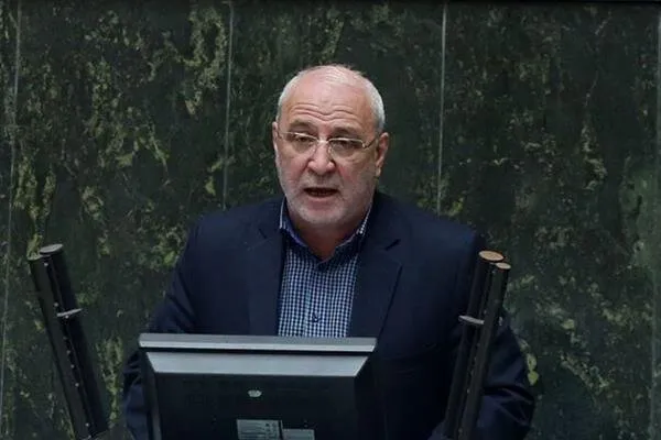انتقاد تند نماینده مجلس از دولت/ حاجی دلیگانی: آقای دولت چرا به قانون واردات عمل نمی‌کنی تا باعث گرانی خودرو شود