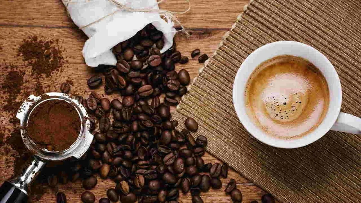 فال قهوه روزانه پنجشنبه ۱۳ آذر ۱۴۰۴/ راز‌های نهفته در فنجان خود را بخوانید
