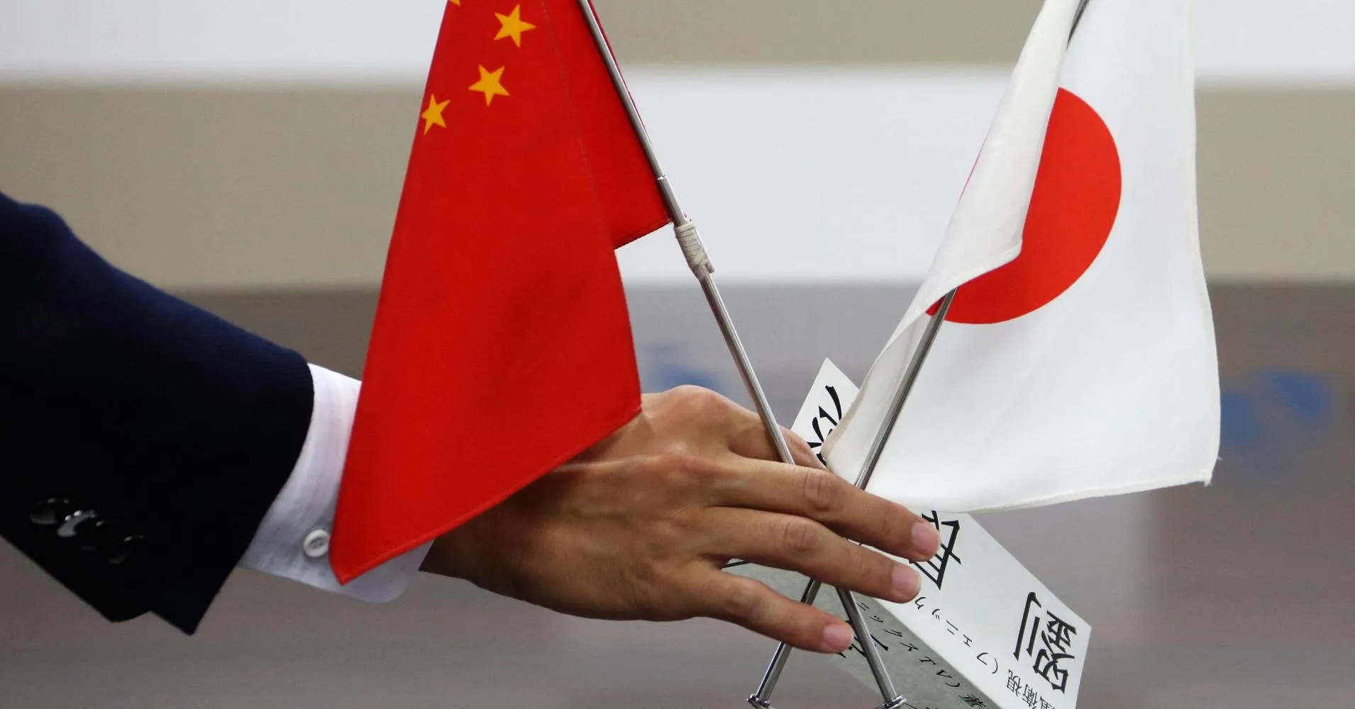 Japan warns China of worsening ties over East China Sea dispute