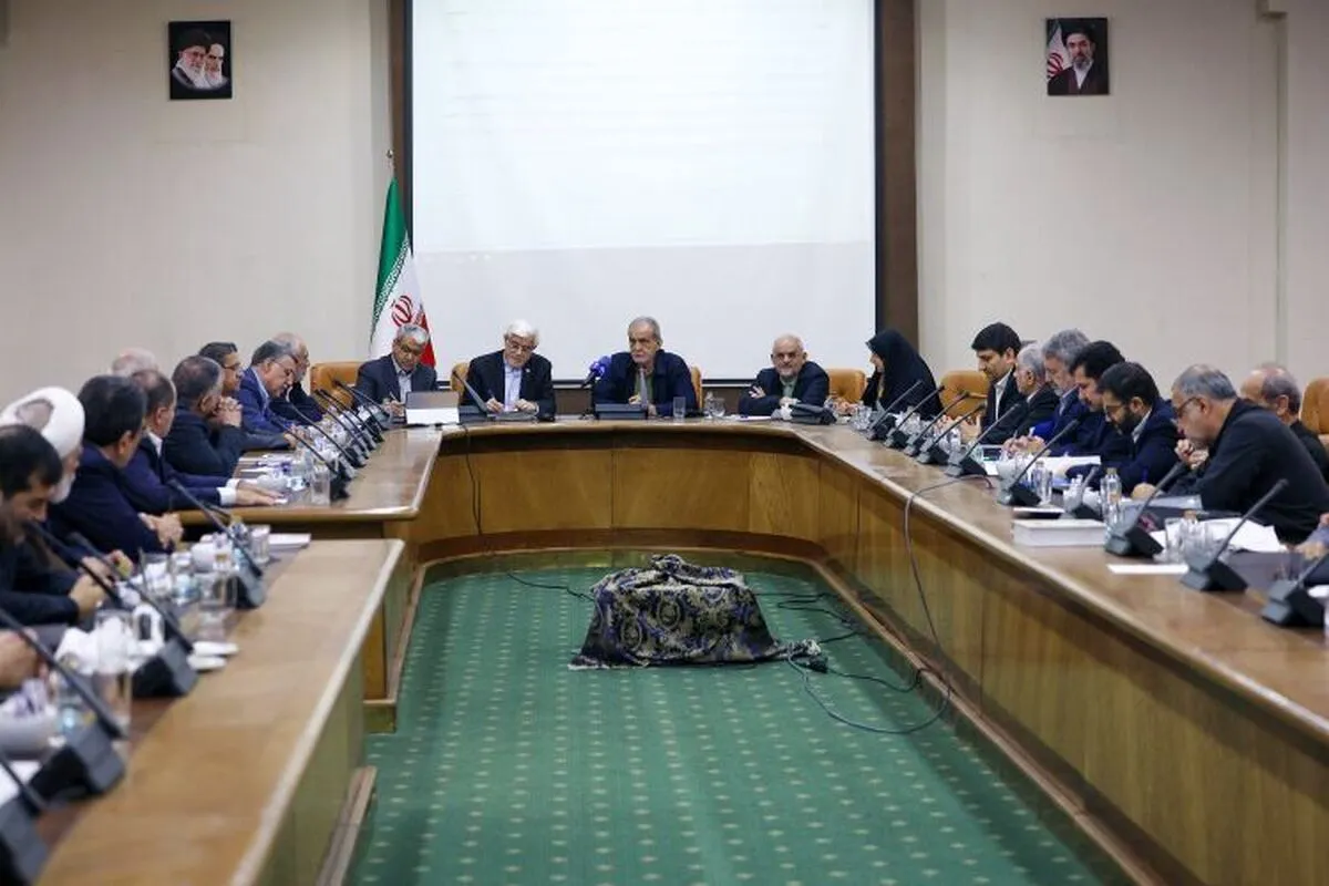 هشدار پزشکیان درباره شرایط کشور / تأکید بر مشارکت مردم برای عبور از بحران
