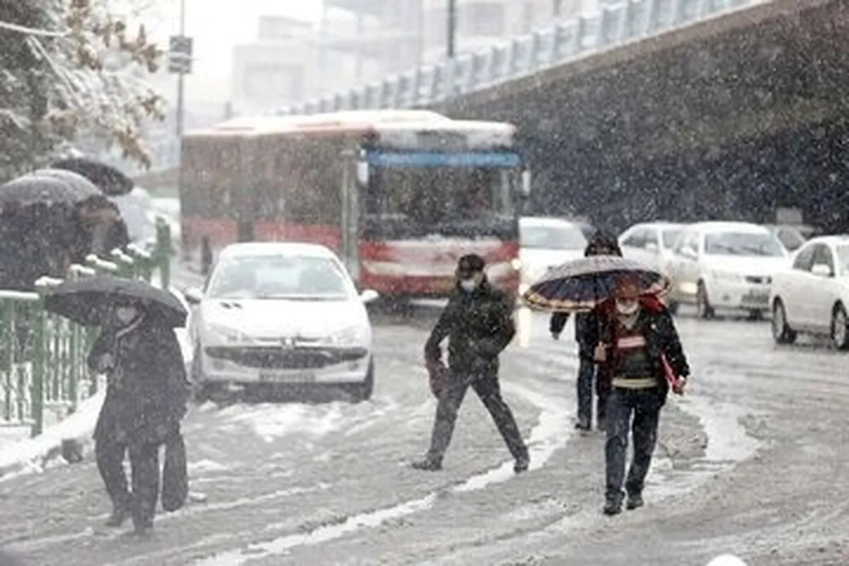 هشدار هواشناسی: بارش‌ها ادامه دارد و دما کاهش می‌یابد