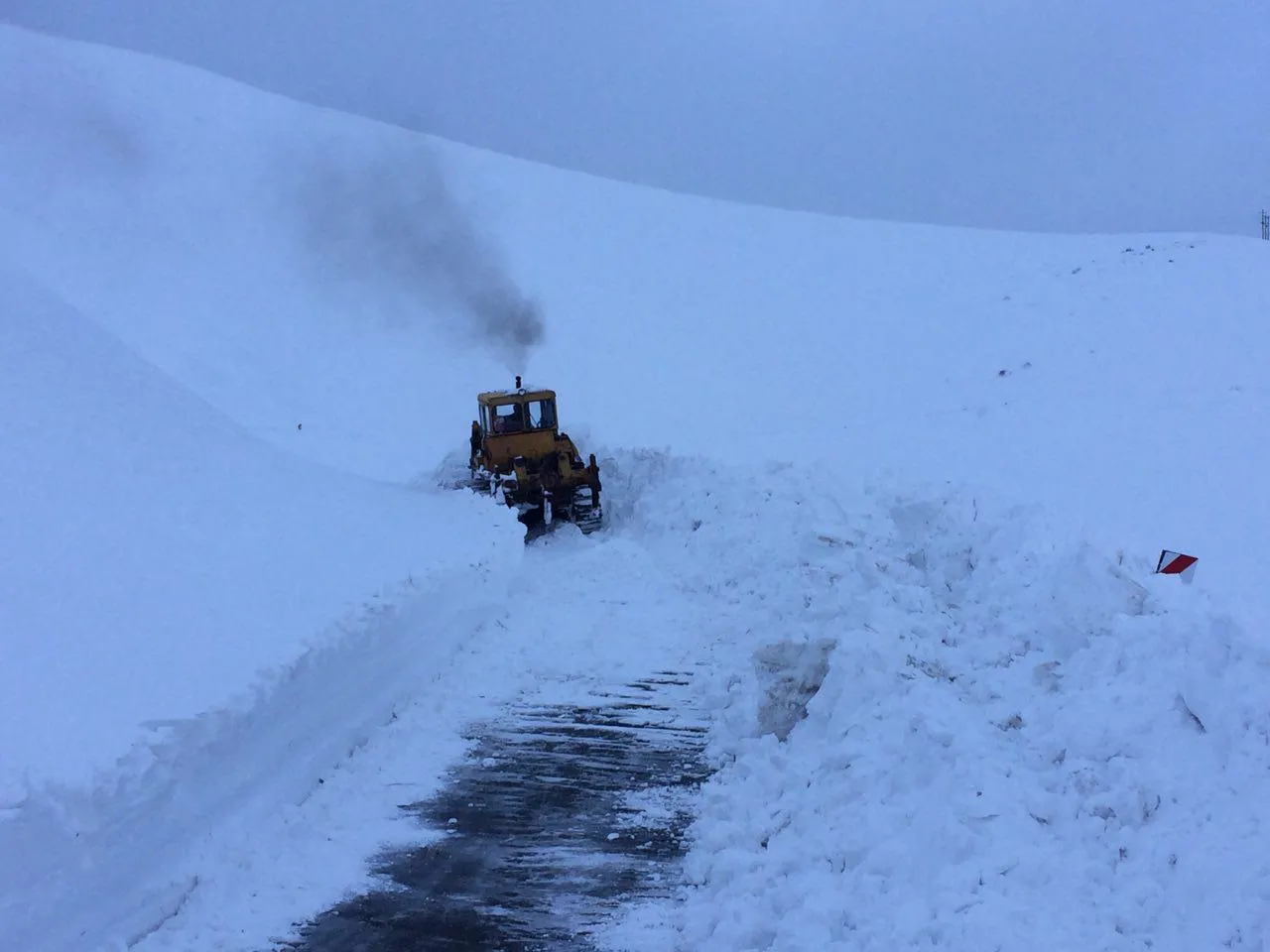 برف و کولاک شدید؛ روستای اقدره در تکاب آذربایجان‌غربی + فیلم