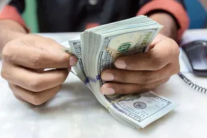 آخرین قیمت دلار، یورو و درهم در مرکز مبادله / دلار صعودی ماند