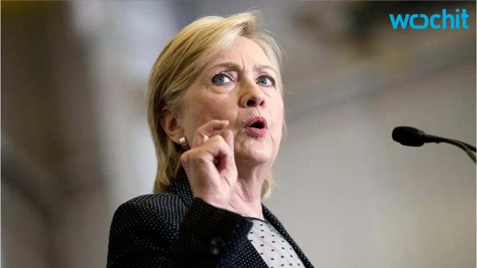 Clinton leads Trump in key swing states, would likely win election - poll