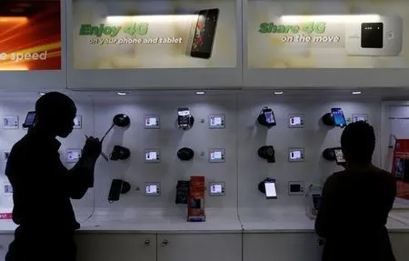 Almost half the world will be online by end of 2016; poorer countries will lag, report shows
