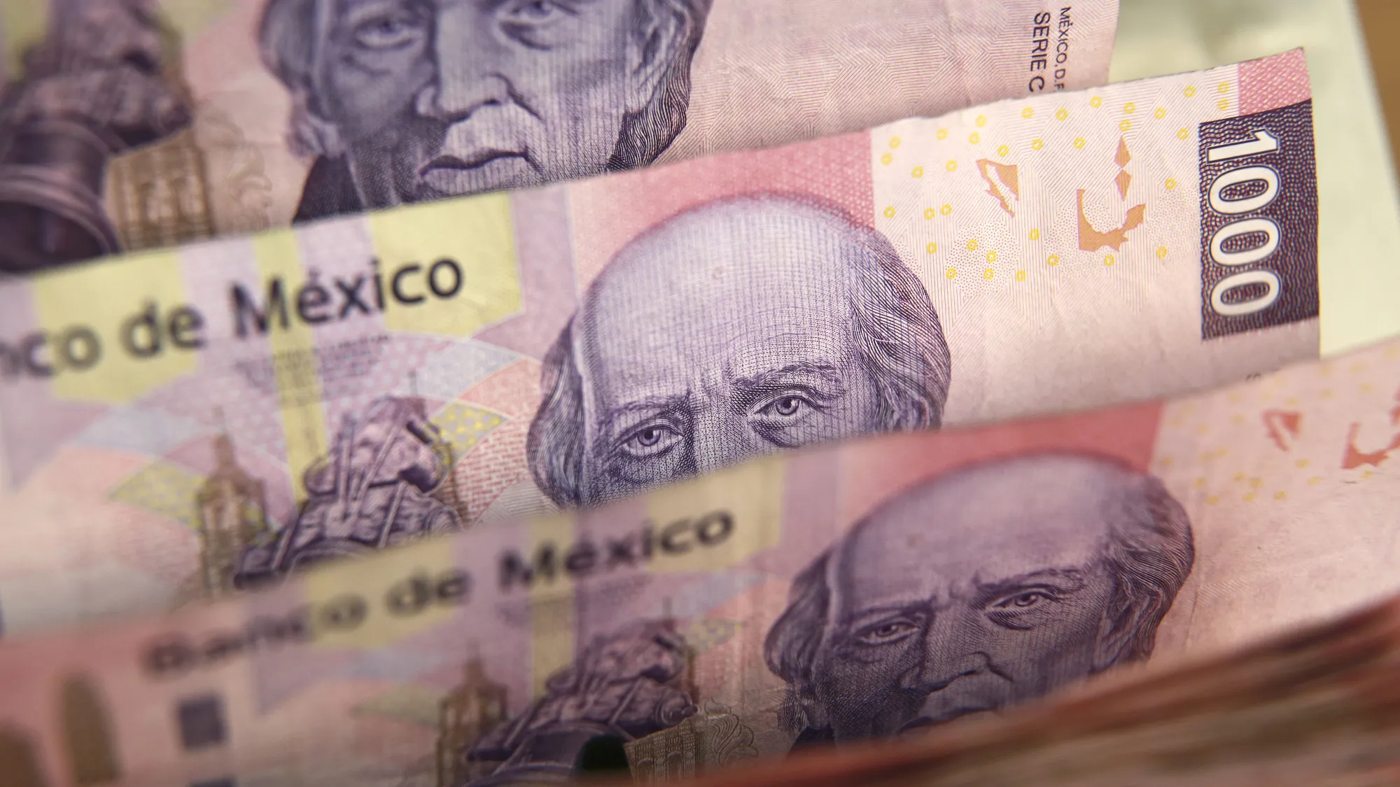 Asian stocks follow U.S. up, Mexican peso hits 6-wk high after debate