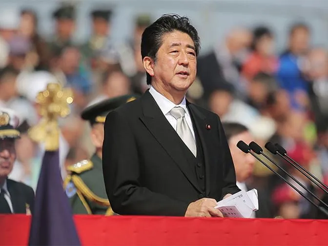 For Japan’s Abe, Diplomacy Is Set to Trump Economics in 2017