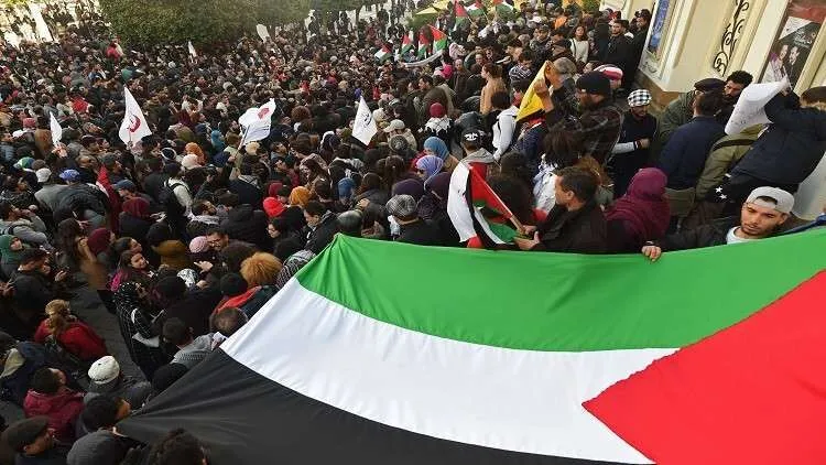 تظاهرات فلسطینی‌ها در خیابان‌های بیت‌المقدس + فیلم