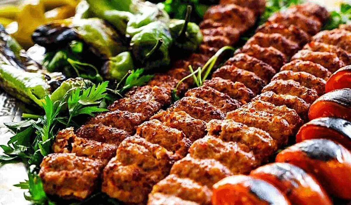 راز پخت کباب کوبیده آبدار و خوشمزه بدون ریختن از روی سیخ + فیلم