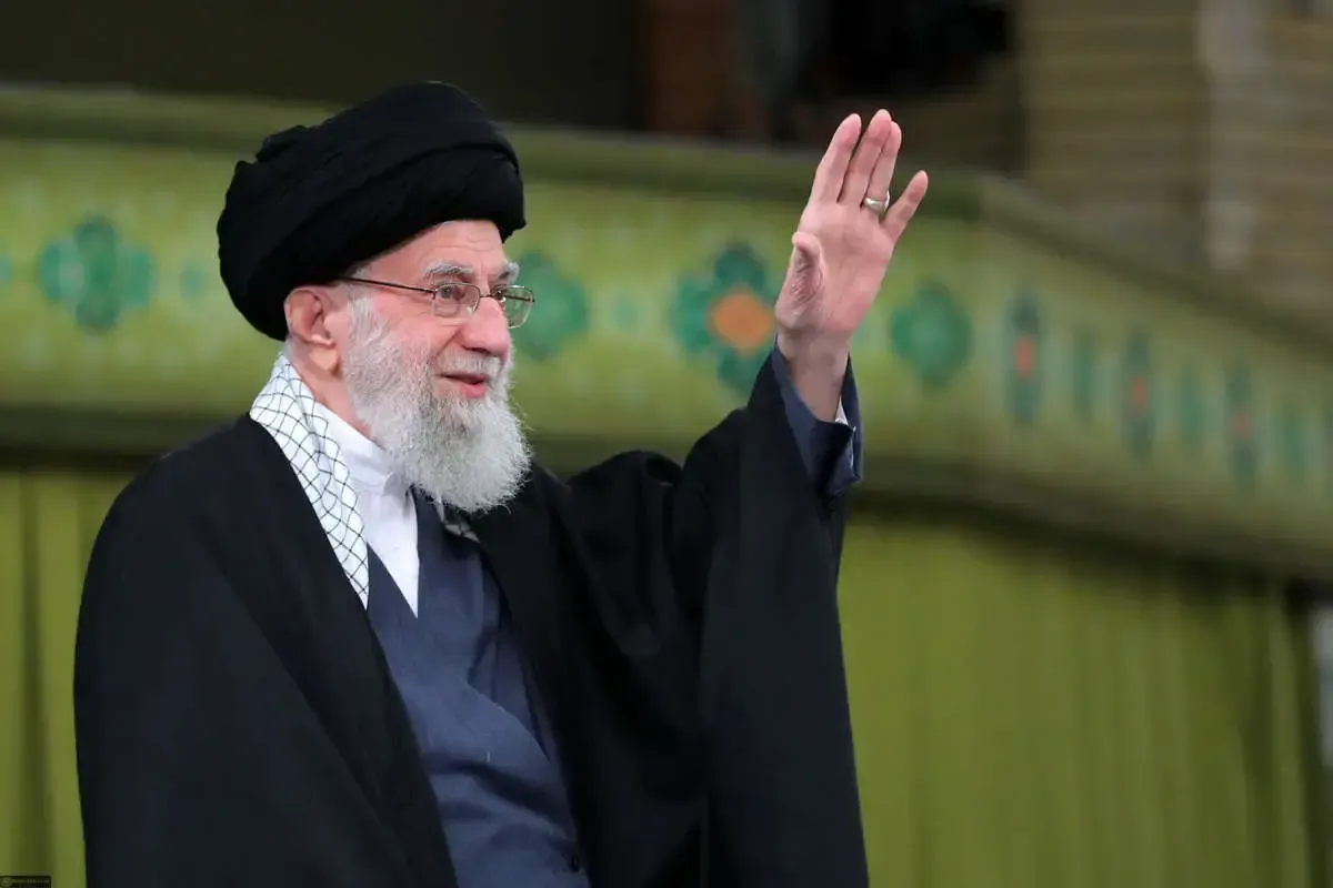 دست‌خط رهبری برای آیت الله سید مجتبی خامنه‌ای+ عکس