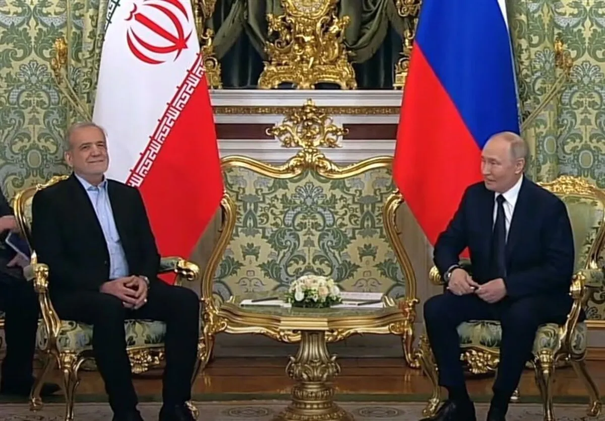 Iranian President Congratulates Russia on National Day