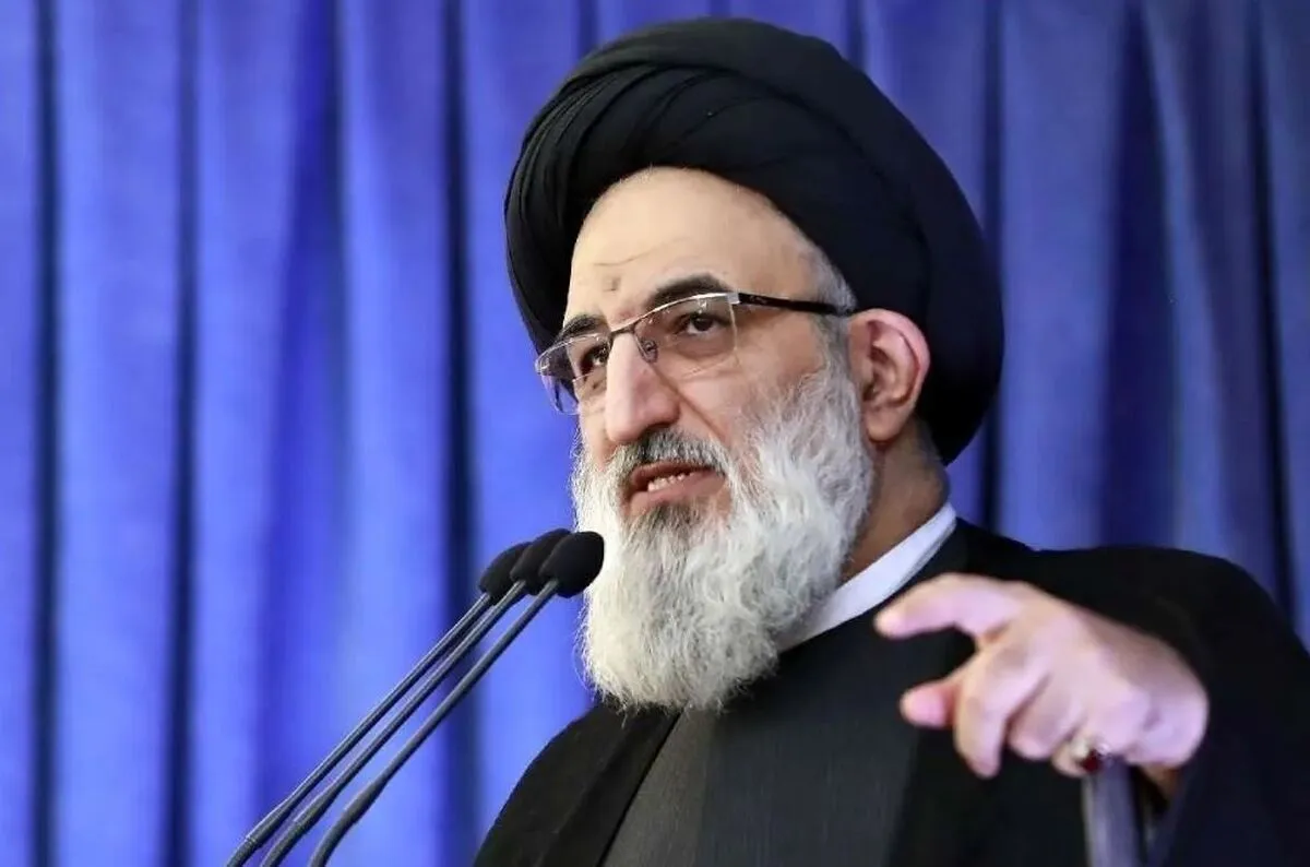 امام جمعه کرج: در جنگ ۱۲ روزه صد‌ها قصه مثل واقعه طبس رخ داد