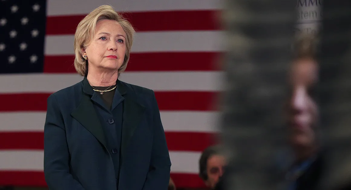 Clinton Left Politically Exposed by FBI Report on Her E-Mail