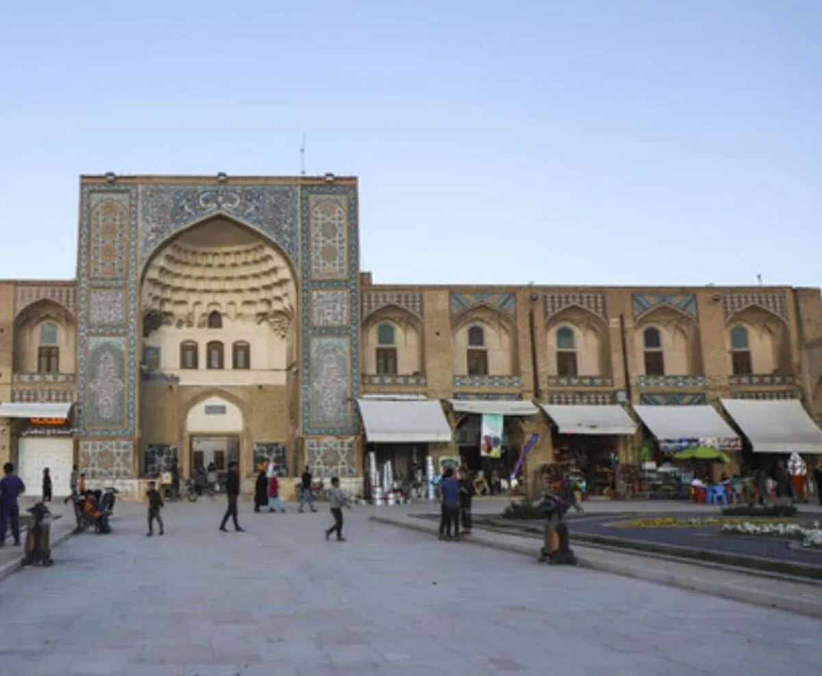 گزارشی از وضعیت تجمع بازاریان و کسبه شهر کرمان امروز