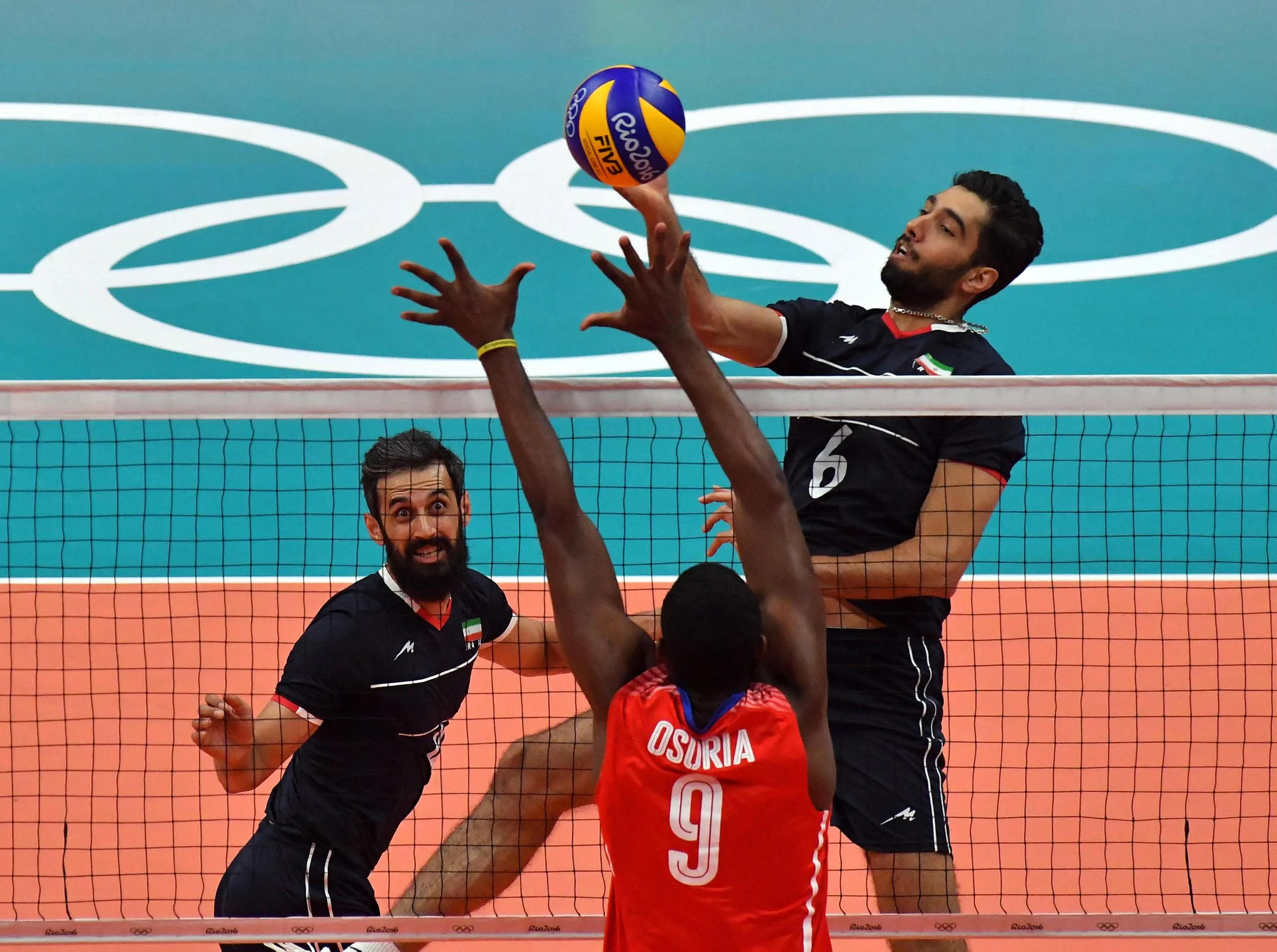 Iranian volleyball team beats Cuba's team in Rio Olympics