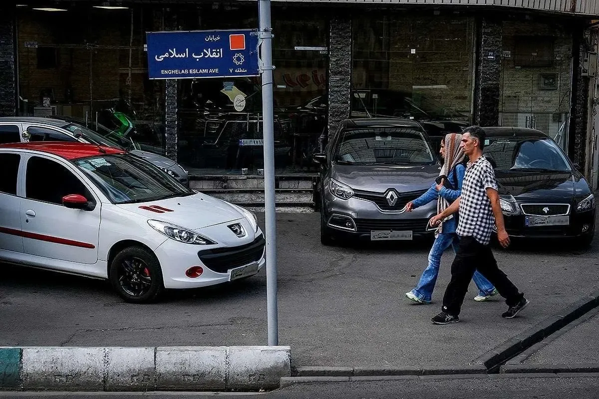 قیمت محصولات ایران‌خودرو و سایپا امروز یکشنبه ۱۶ فروردین ۱۴۰۵ / ۲۰۷ اتوماتیک سقف شیشه‌ای چند؟ + جدول
